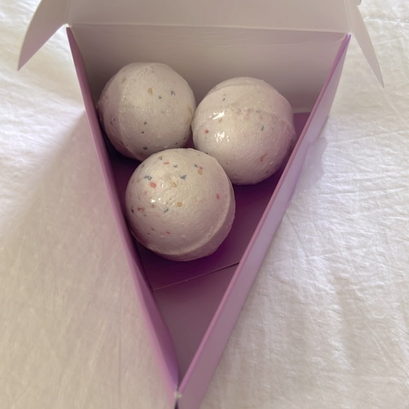 Bath & Body Works Vanilla Buttercream Mini Gift Set - Picture 4 of 5